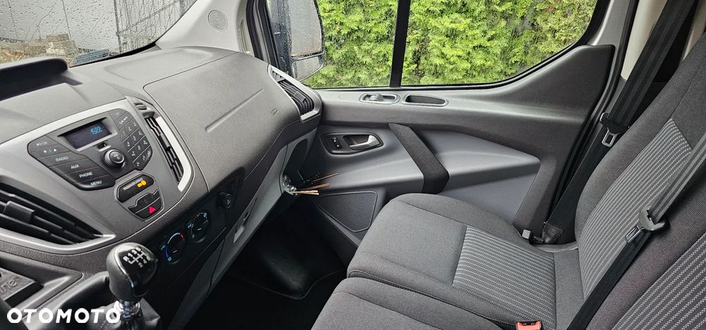 Ford TRANSIT CUSTOM - 11