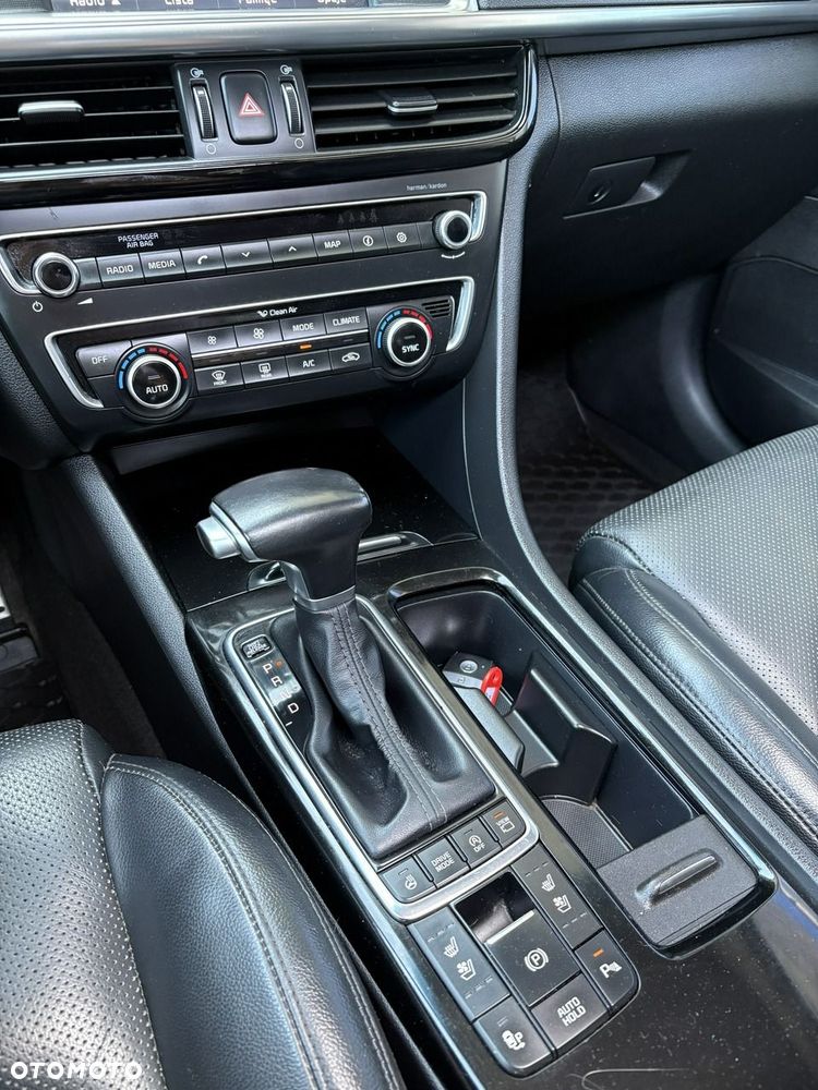 Kia Optima - 32