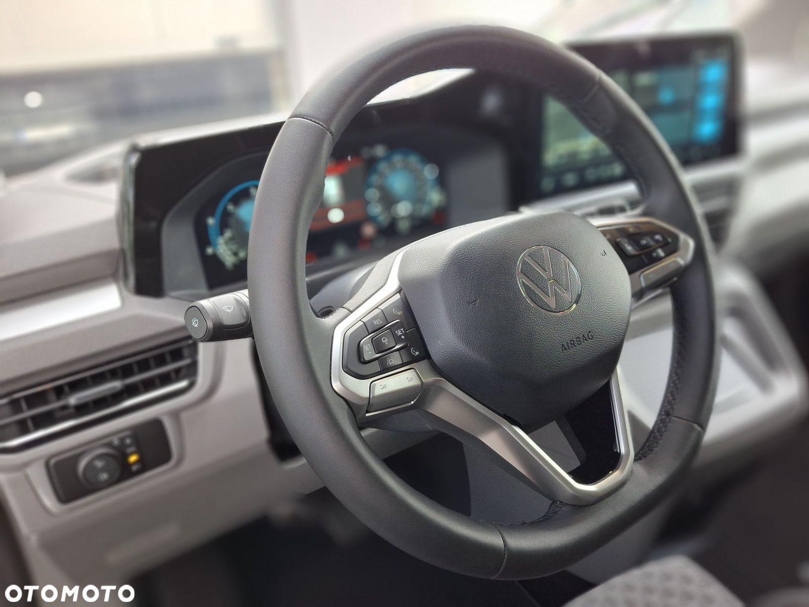 Volkswagen Caravelle - 14