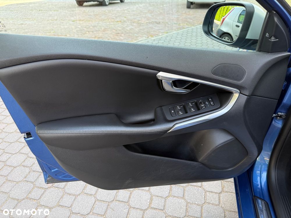 Volvo V40 D2 Drive-E Summum - 29