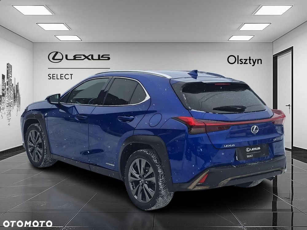 Lexus UX - 4
