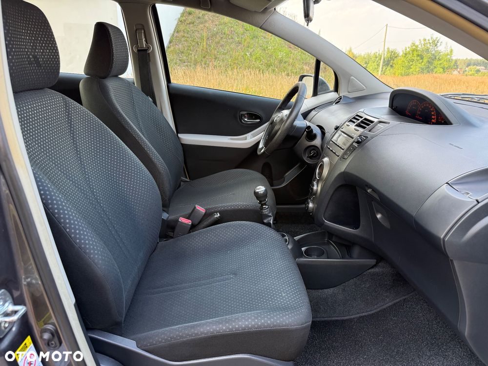 Toyota Yaris 1.33 2010 - 21