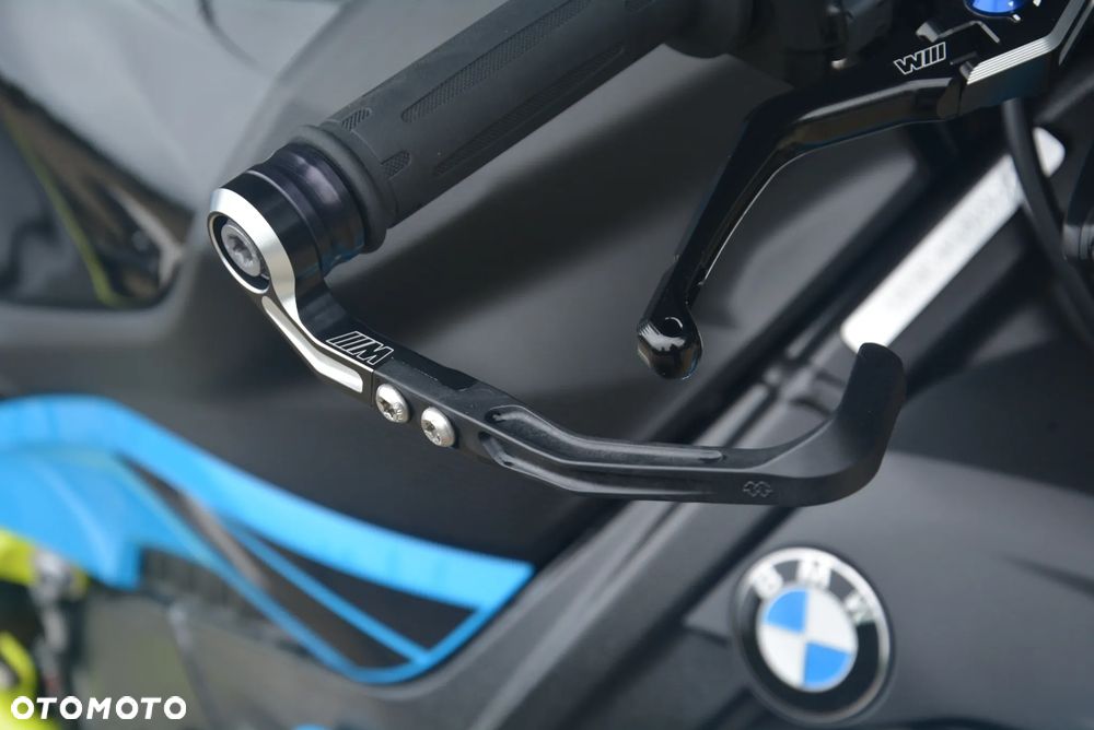 BMW S - 18