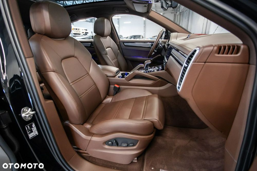 Porsche Cayenne E-Hybrid Tiptronic S - 24