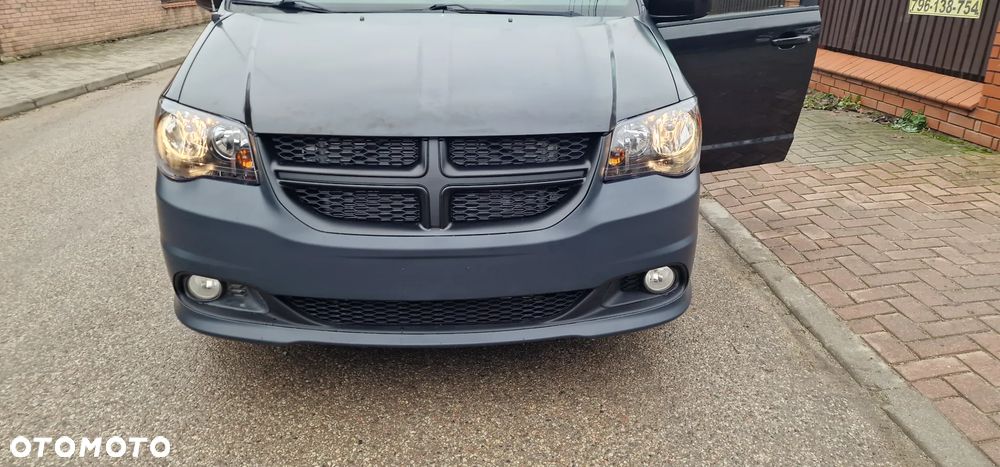 Dodge Grand Caravan - 32
