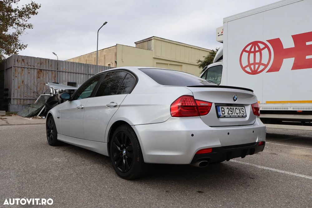 BMW Seria 3 320d - 12