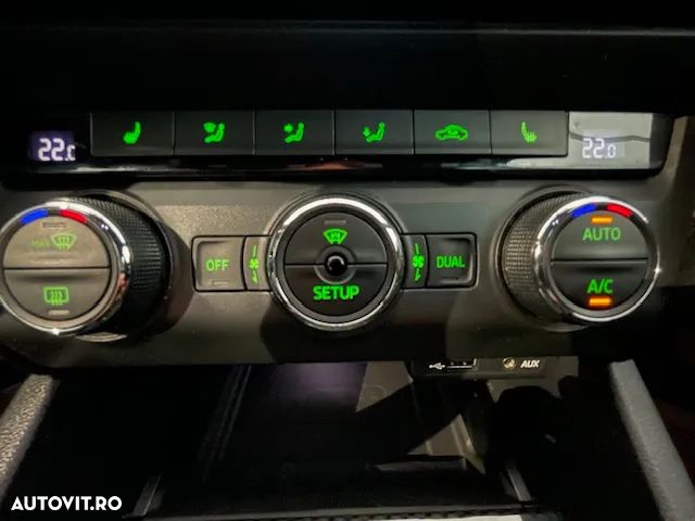 Skoda Octavia Combi Diesel 2.0 TDI DSG RS - 9