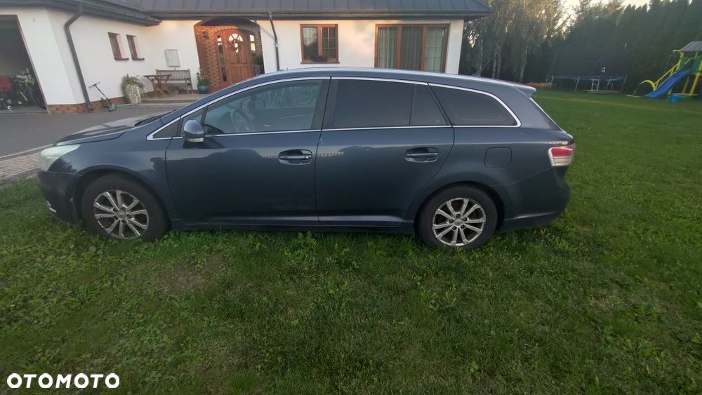 Toyota Avensis 1.8 Luna - 4
