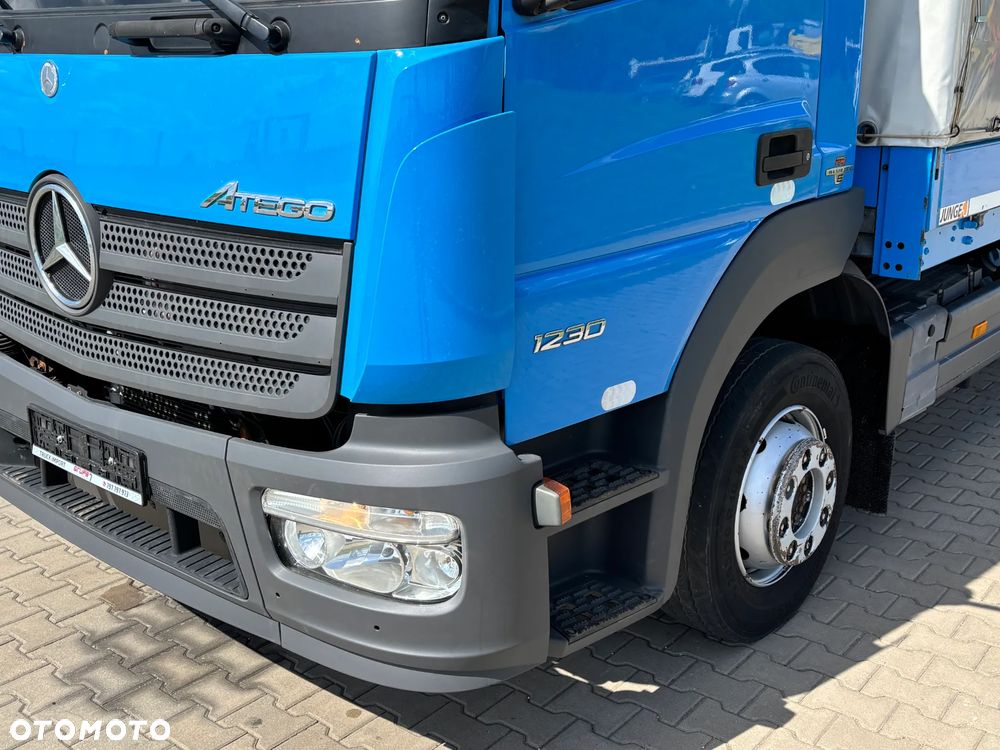 Mercedes-Benz ATEGO 1230 firanka , winda , 18 palet ,klimatyzacja , z Niemiec ,1227, 1224) , plandeka burty boczne - 16