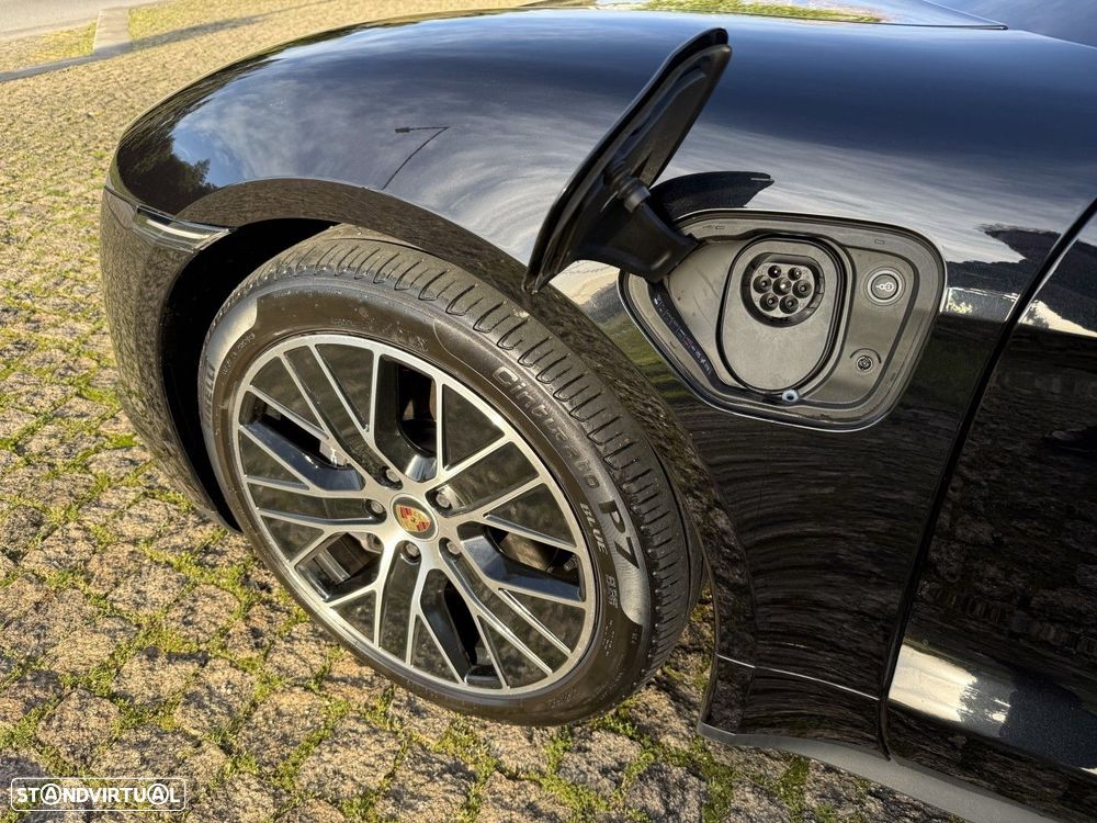 Porsche Taycan - 31