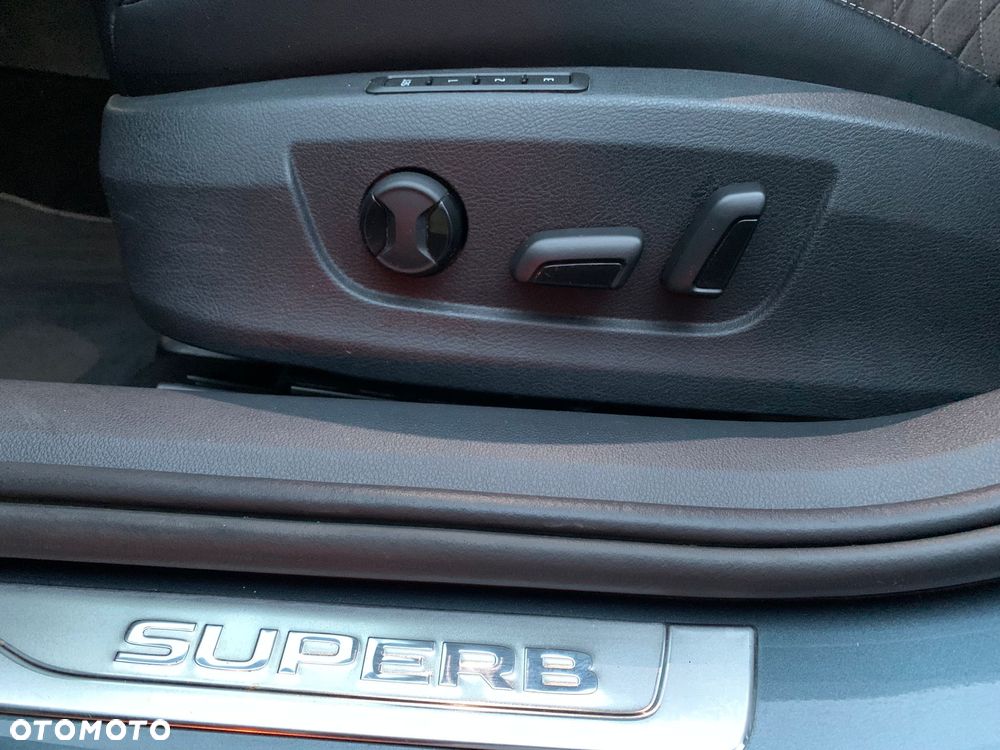 Skoda Superb 2.0 TSI 4x4 DSG Sportline - 10