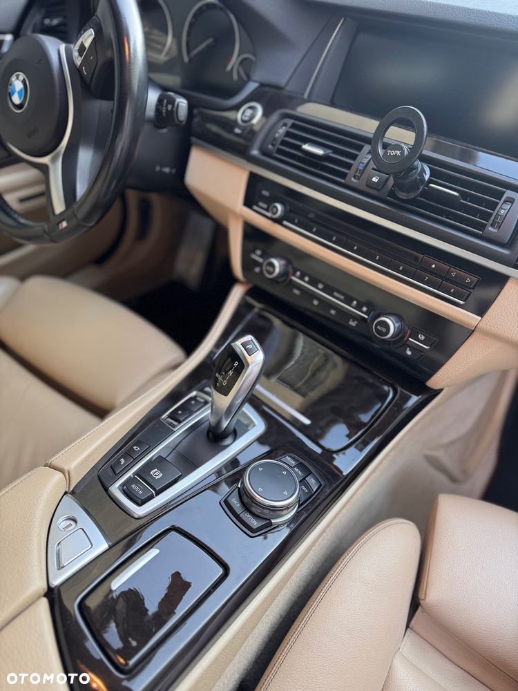 BMW Seria 5 535i - 25