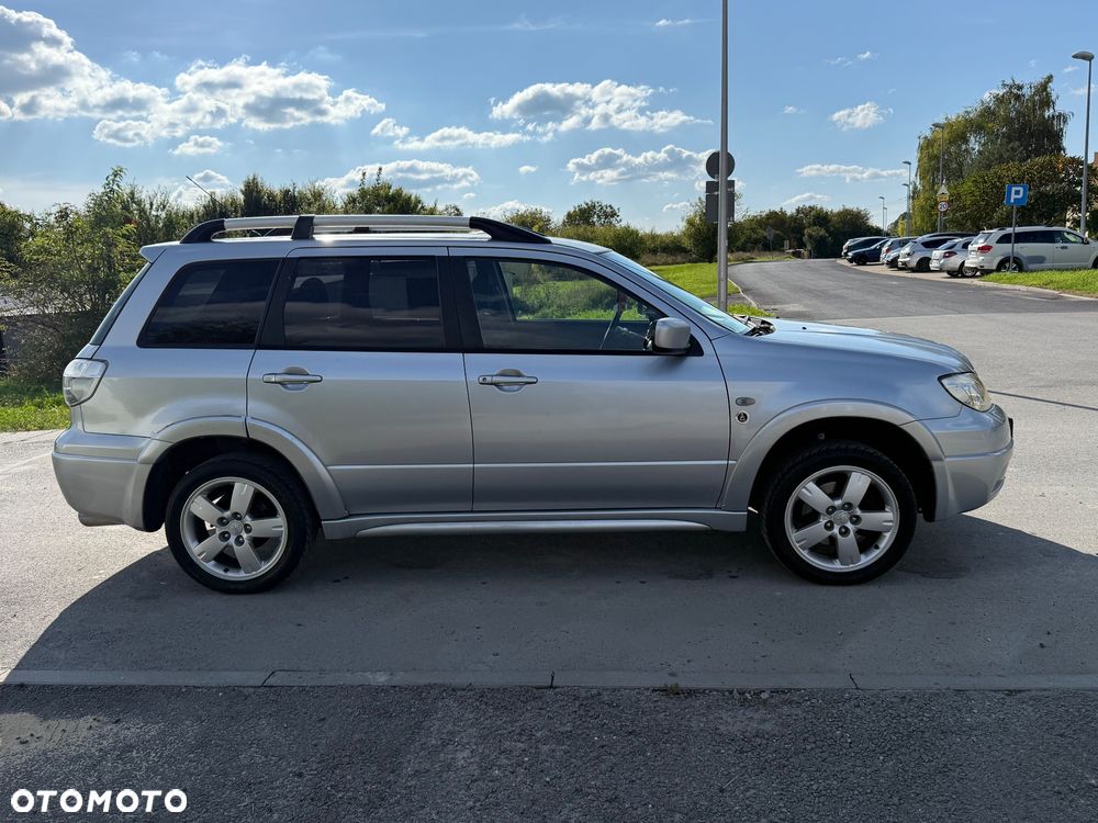 Mitsubishi Outlander - 14