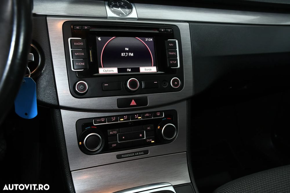 Volkswagen Passat Variant 2.0 Blue TDI SCR Comfortline - 9