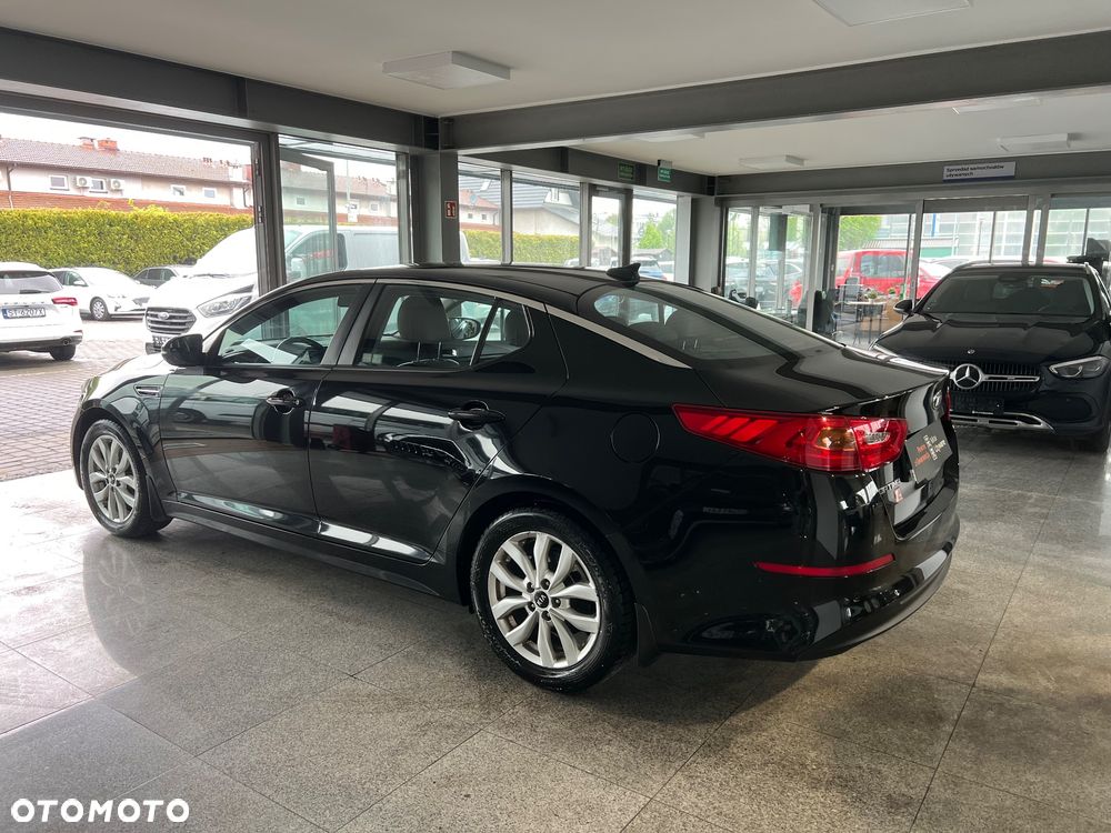 Kia Optima 2.0 L - 10