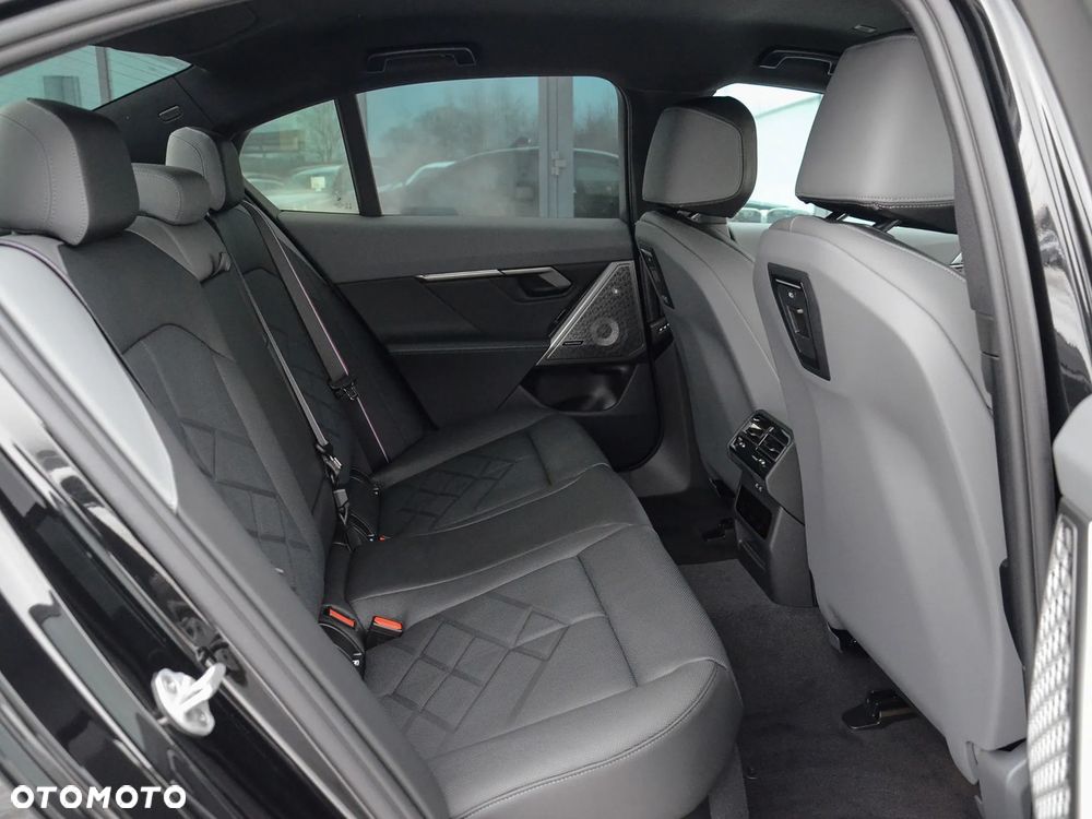 BMW Seria 5 540d xDrive mHEV M Sport sport - 24