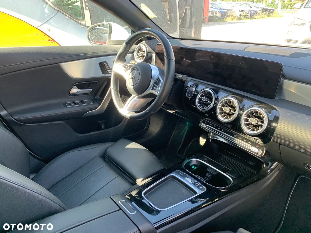 Mercedes-Benz CLA 250 4Matic 7G-DCT - 16
