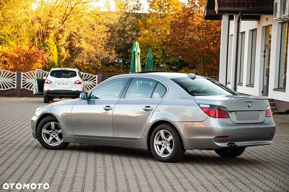 BMW Seria 5 520i - 6