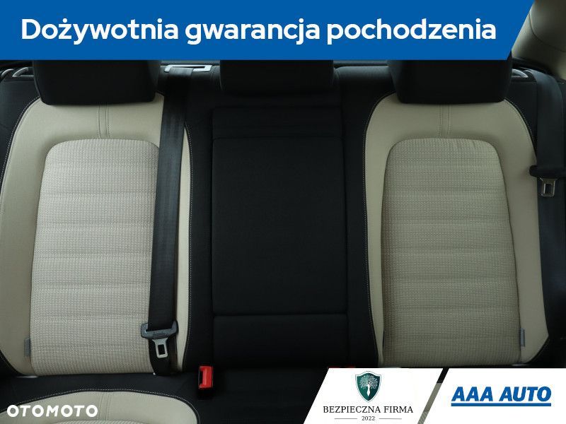 Volkswagen Passat CC - 12