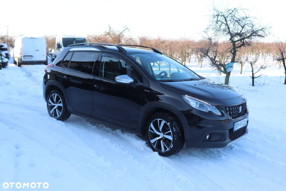 Peugeot 2008 PureTech 130 EAT8 GT Exclusive - 24