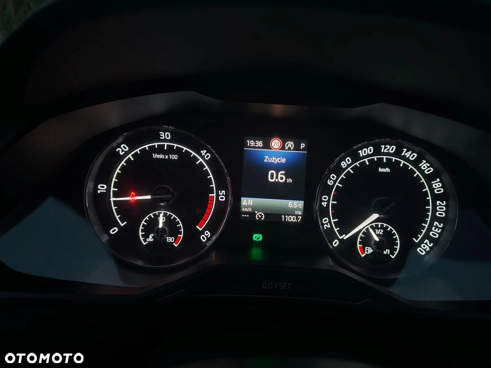 Skoda Superb 2.0 TDI 4x4 Ambition DSG - 9