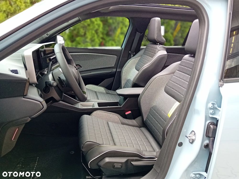 Renault 4 E-Tech 52kWh Comfort Range Iconic Plein Sud - 28