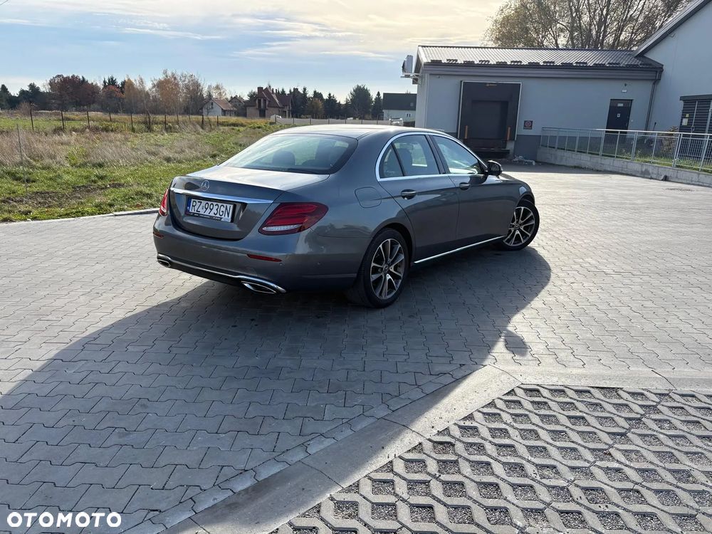 Mercedes-Benz Klasa E 220 d 9G-TRONIC Avantgarde - 3