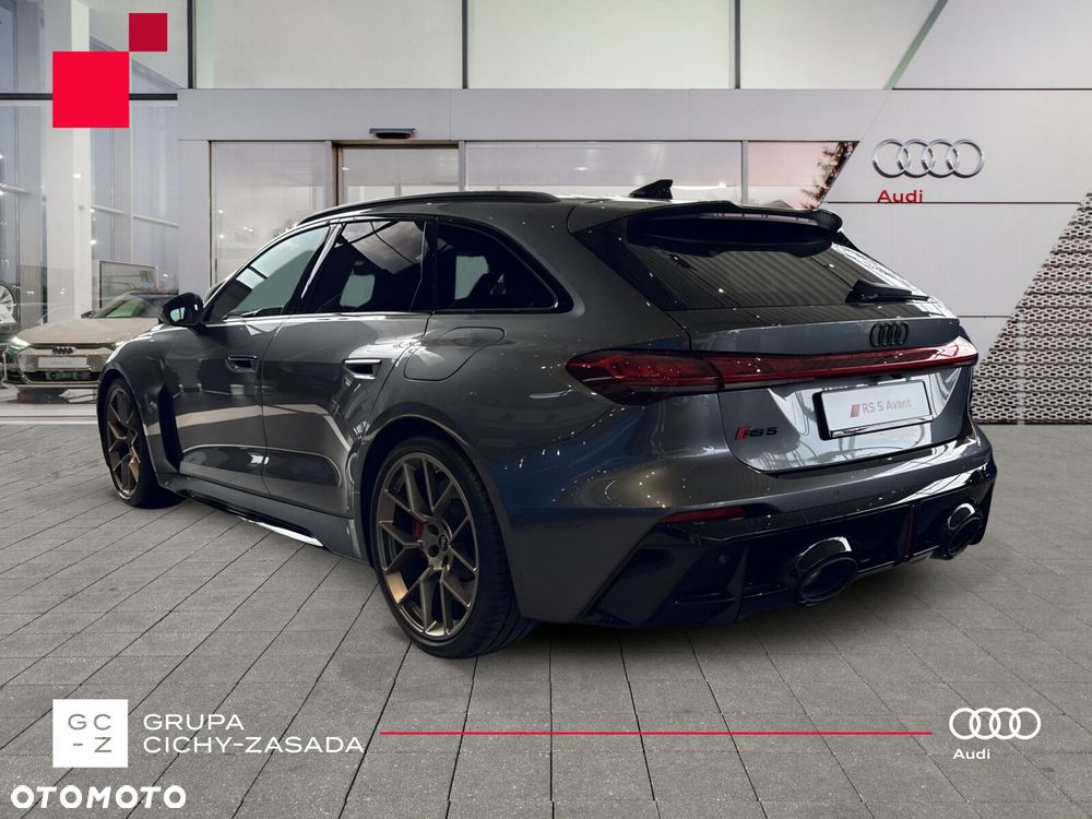 Audi RS5 Avant - 4