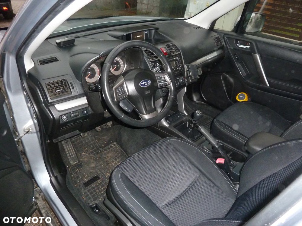 Subaru Forester 2.0i Exclusive - 8