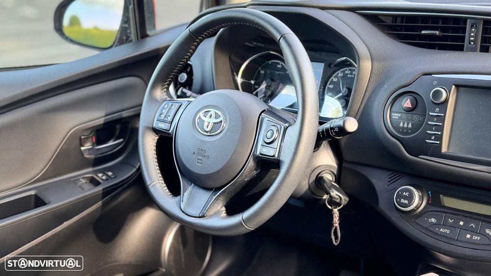 Toyota Yaris 1.5 HSD Comfort +P.Style+Navi - 13