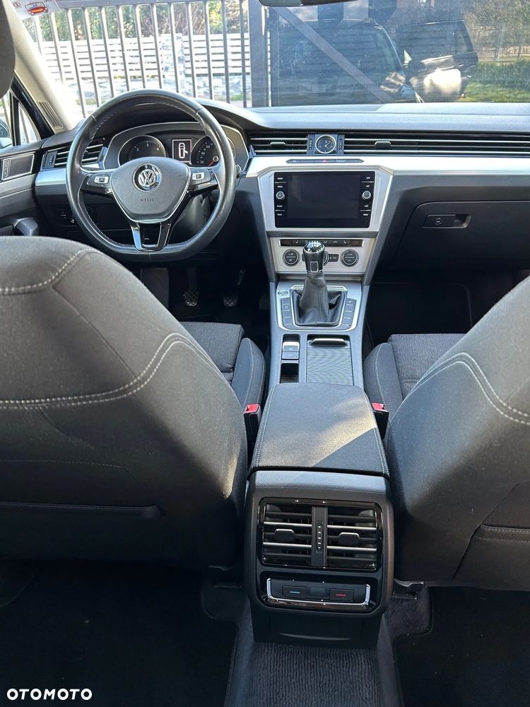 Volkswagen Passat 1.6 TDI BMT Comfortline - 8