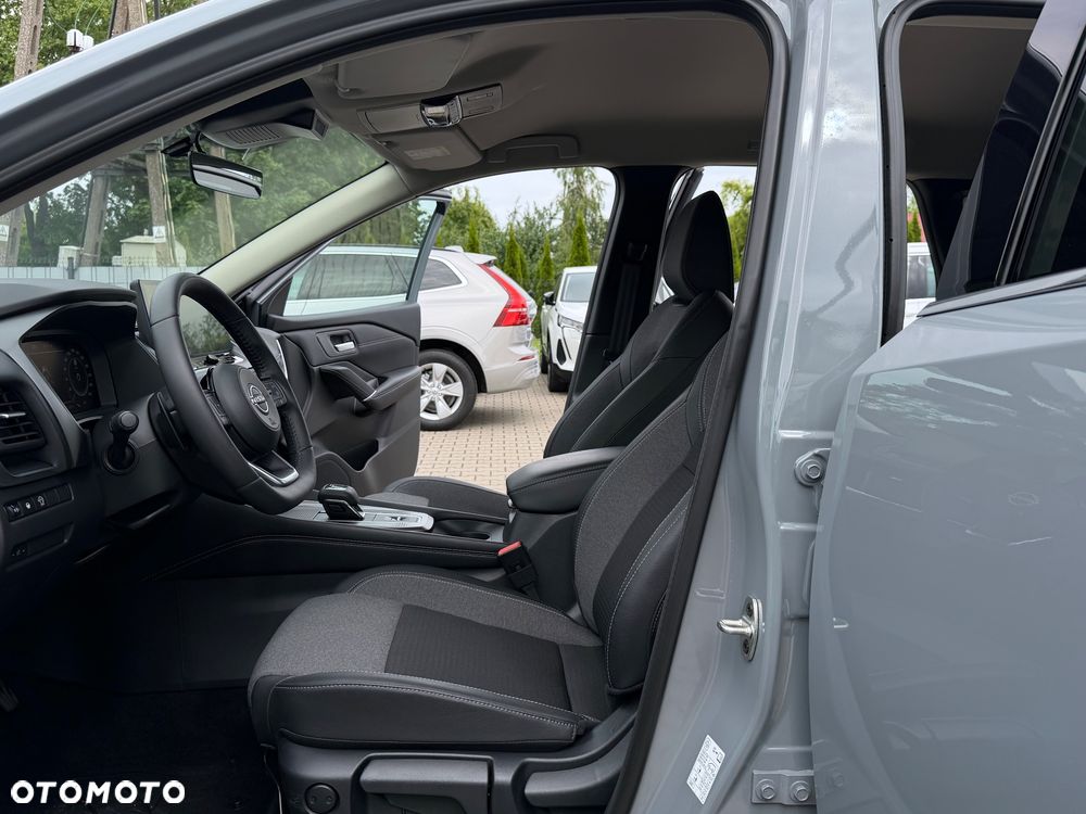 Nissan Qashqai 1.3 DIG-T N-Connecta DCT - 31