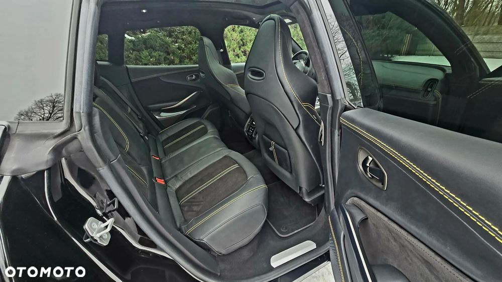 Aston Martin DBX - 16