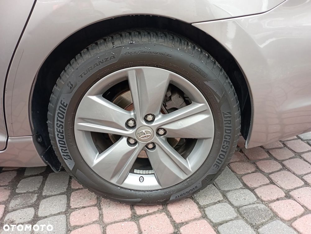 Toyota Avensis 1.8 Premium - 24
