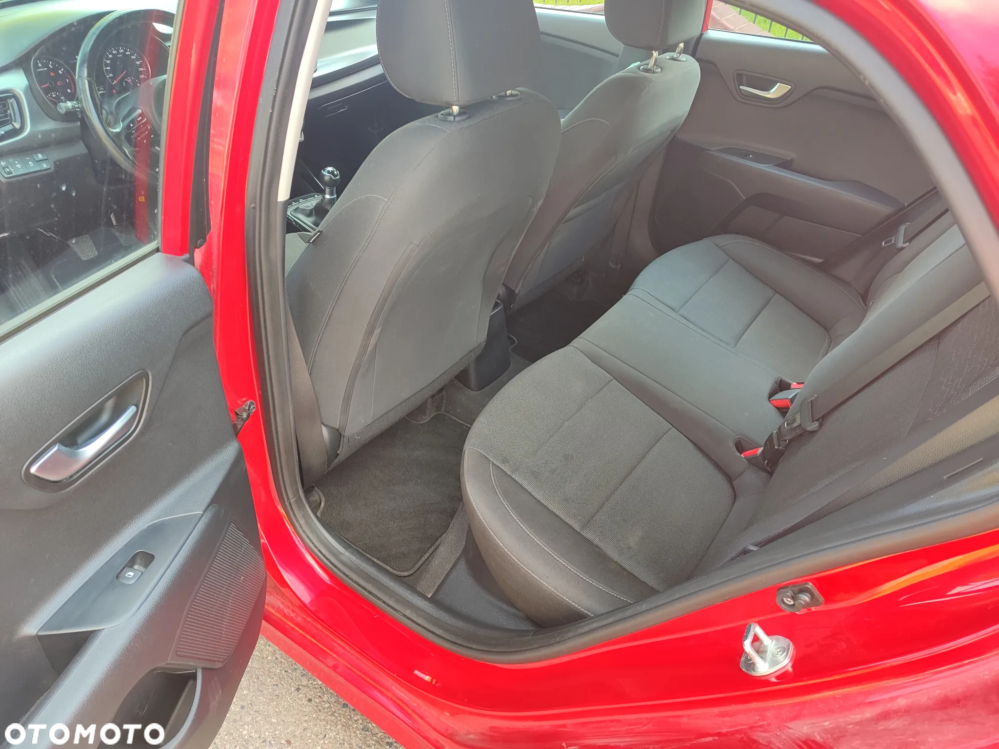 Kia Rio 1.2 L - 11