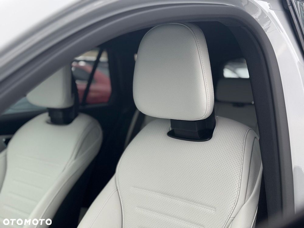 Mercedes-Benz GLC - 11