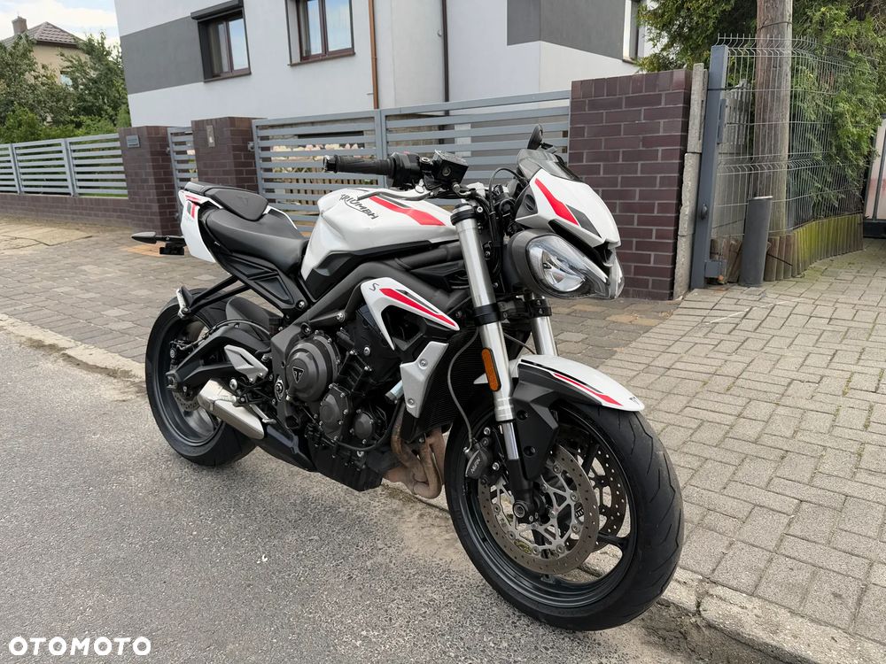 Triumph Street Triple - 1