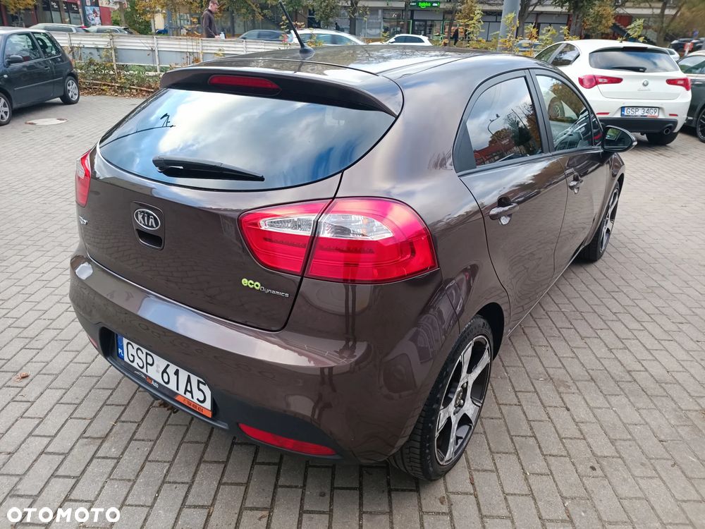 Kia Rio - 7