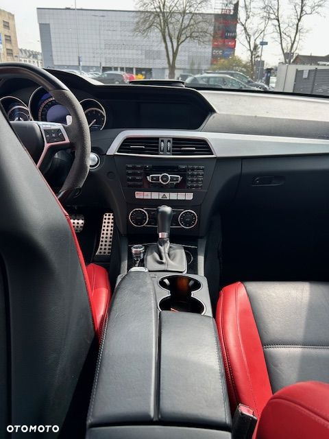 Mercedes-Benz Klasa C 63 AMG AMG SPEEDSHIFT MCT AMG Performance Package - 14