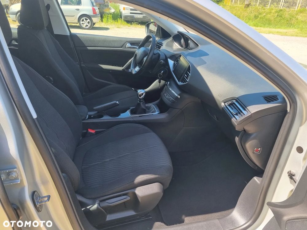 Peugeot 308 125 THP Active - 21