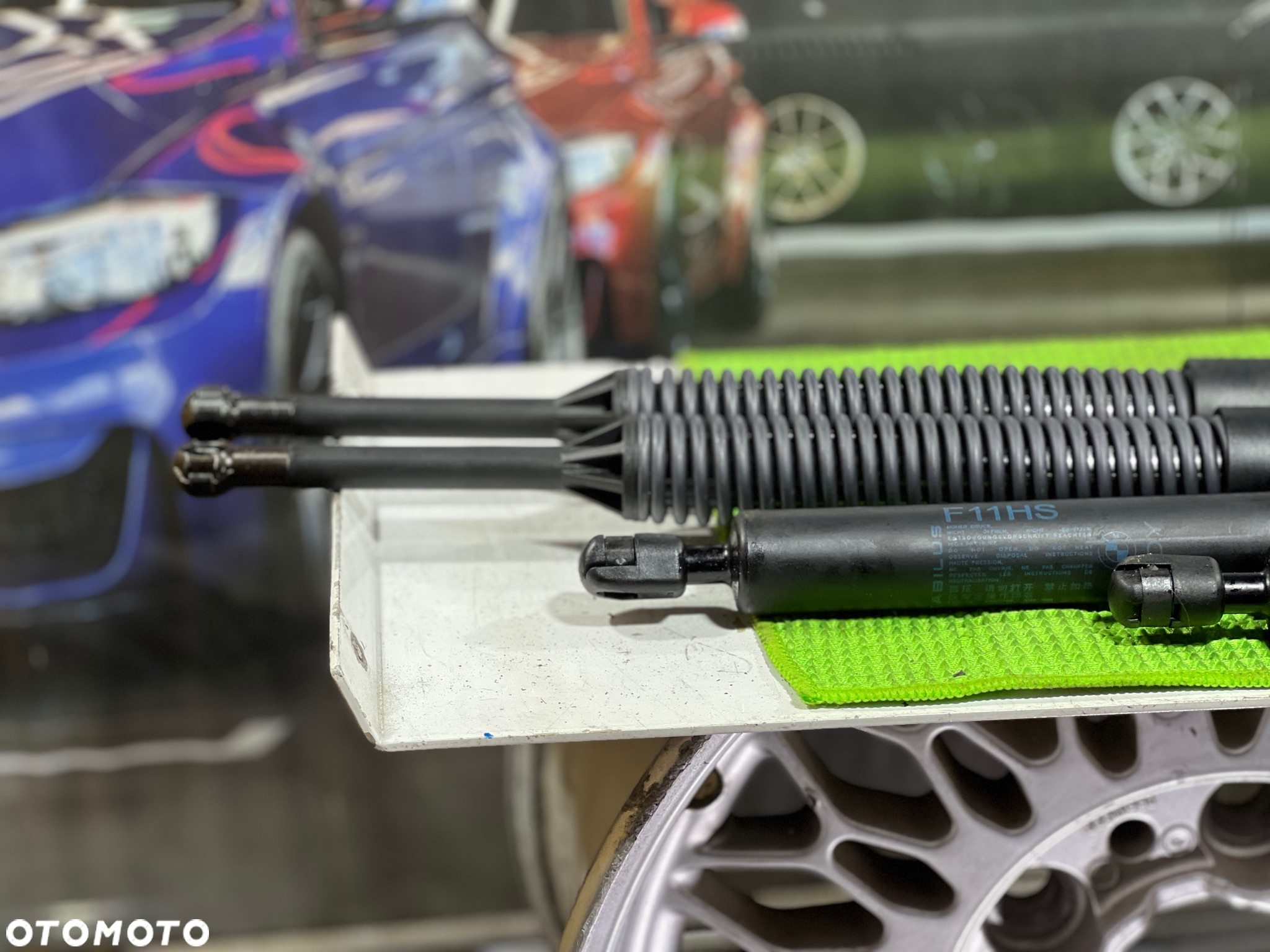 BMW 5 F11  SIŁOWNIK  KLAPY BAGAŻNIKA KOMPLET  7207011  7266350 7210557 - 8
