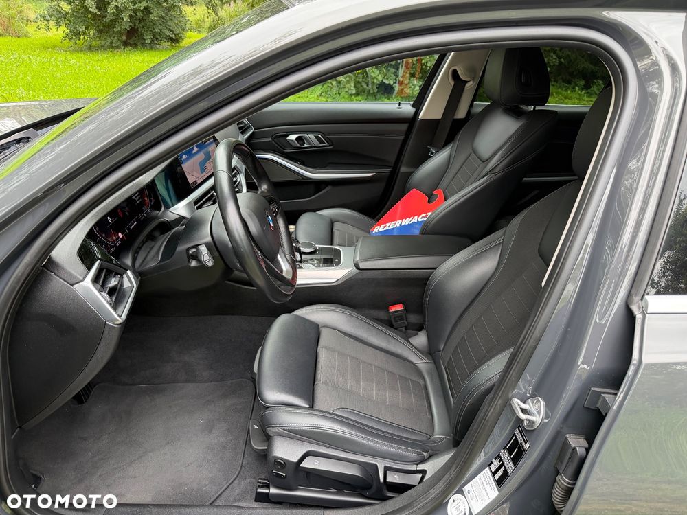 BMW Seria 3 320d Edition Luxury Line Purity - 12