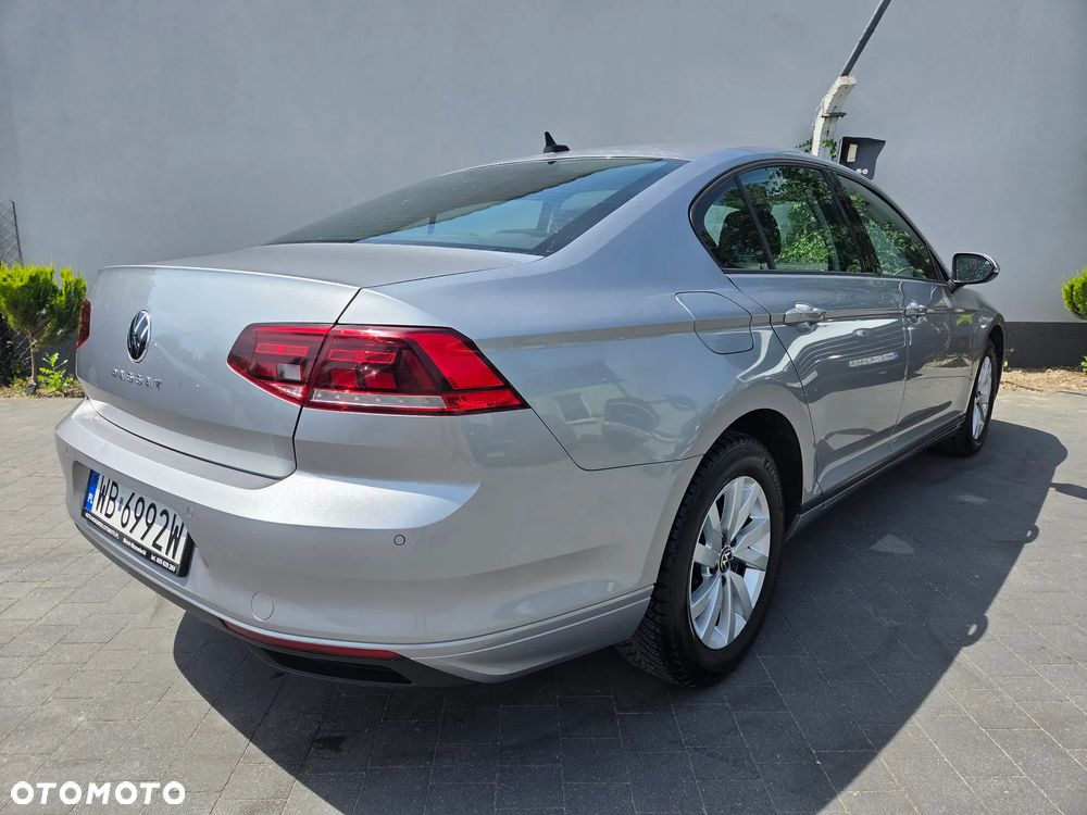 Volkswagen Passat - 5