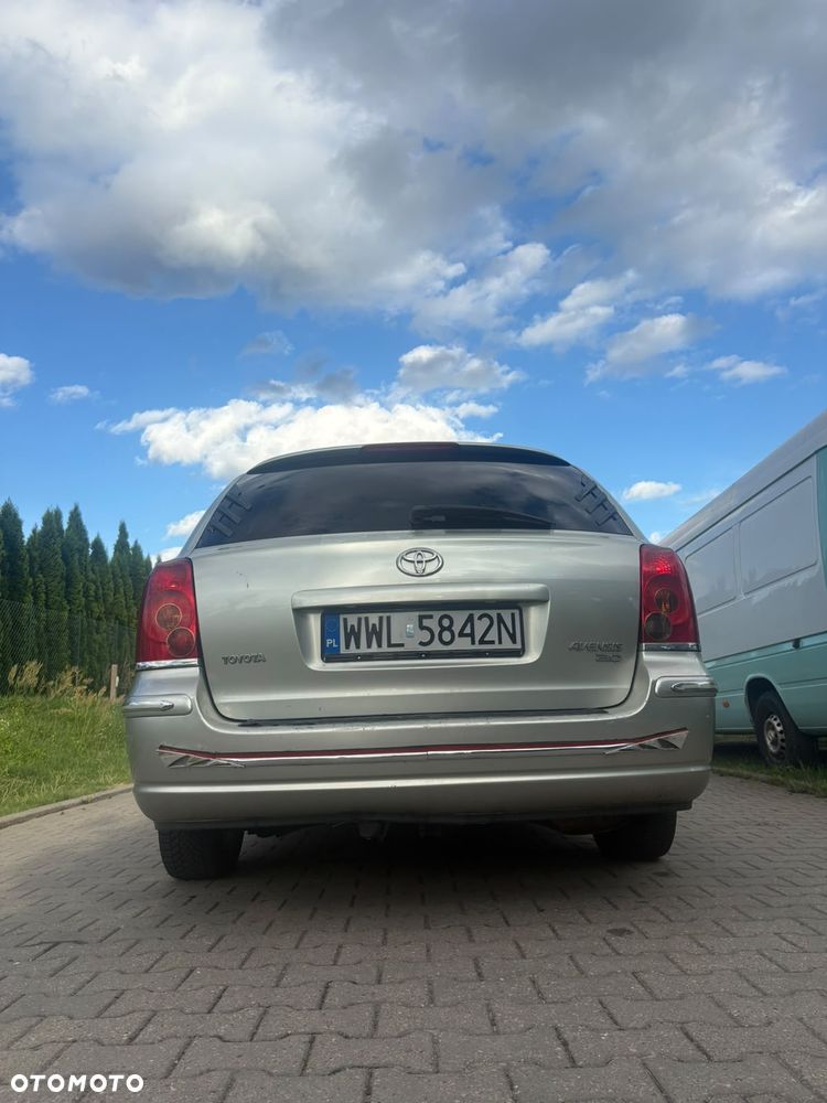 Toyota Avensis 2.0 VVT-i Prestige - 12