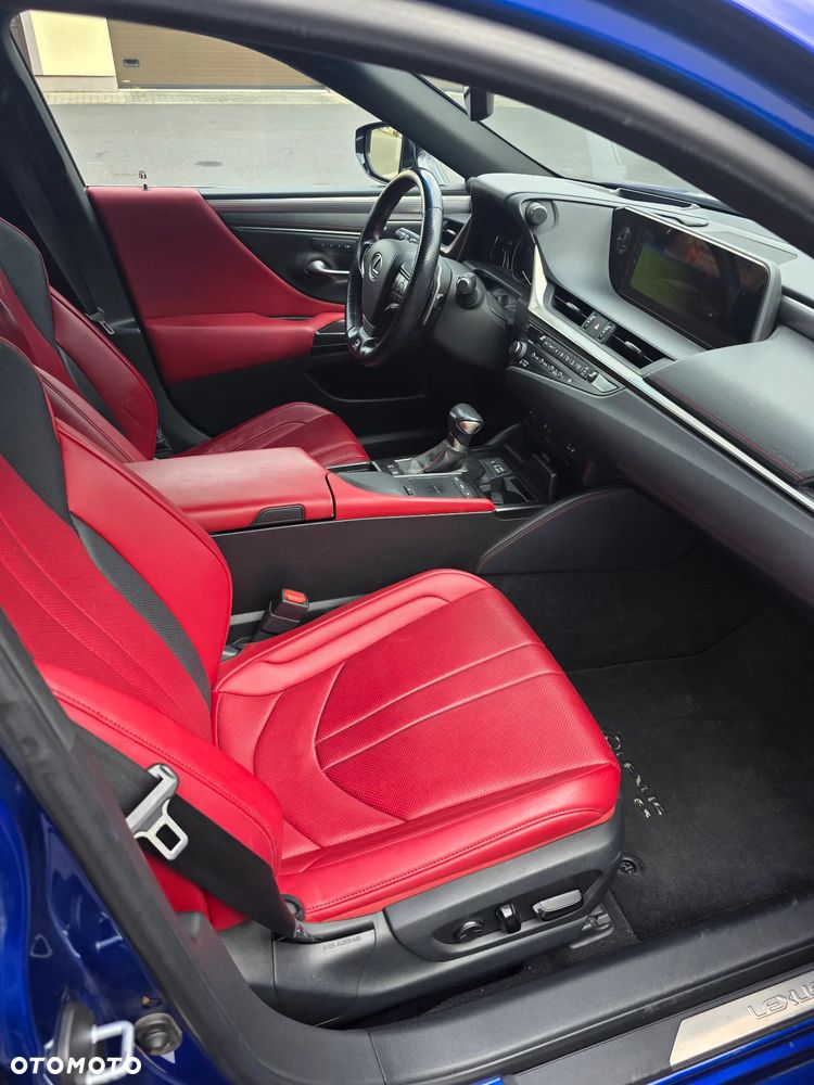 Lexus ES 300h F Sport - 8