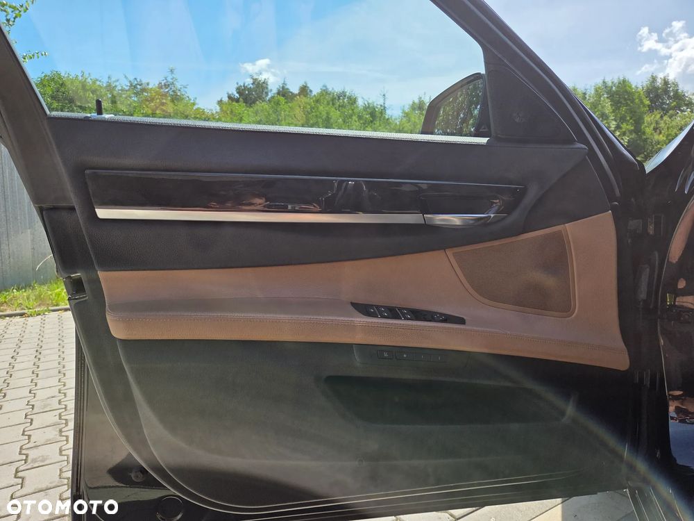 BMW Seria 7 740d xDrive - 12