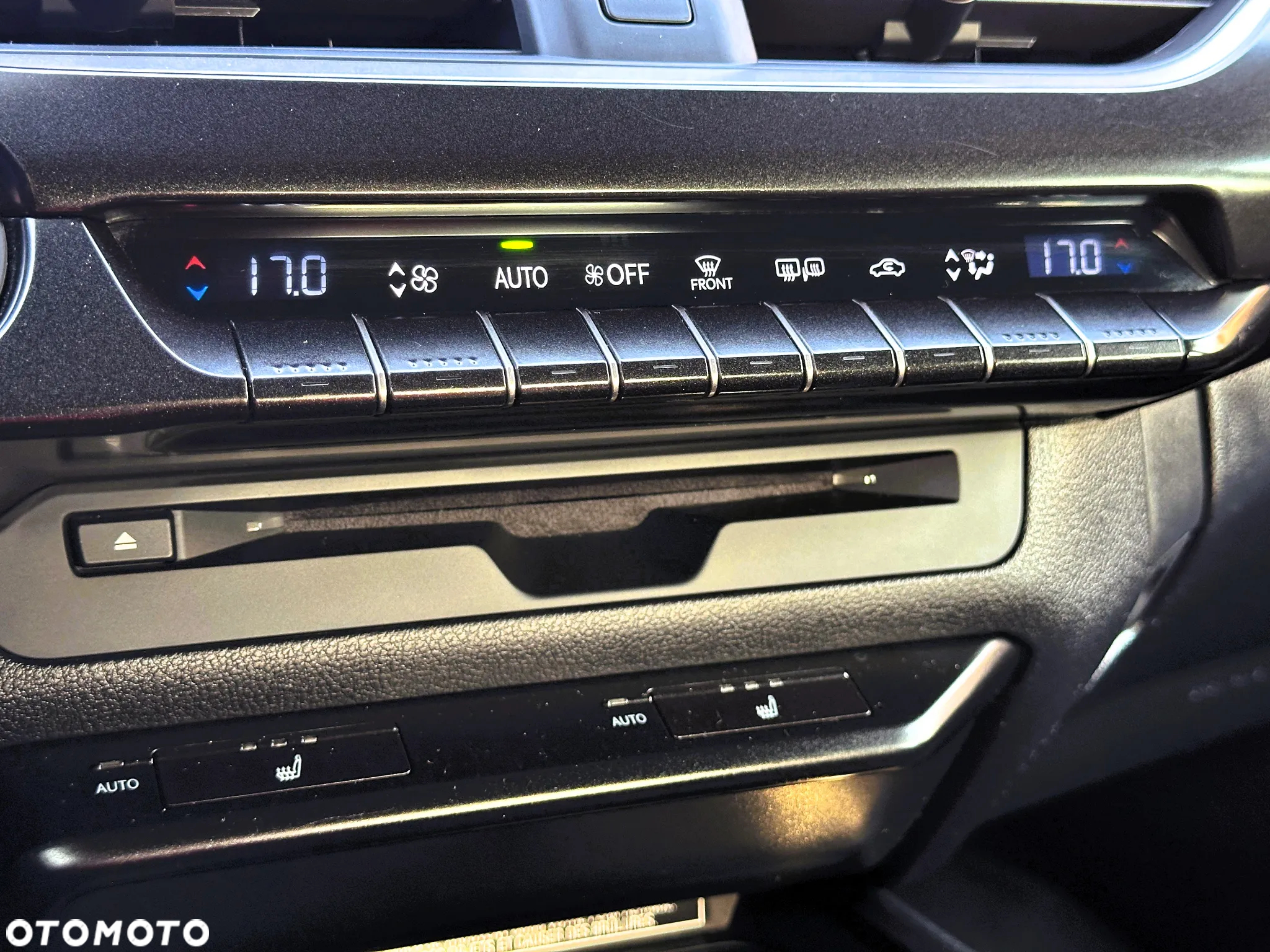 Lexus UX 250h Prestige 2WD - 19