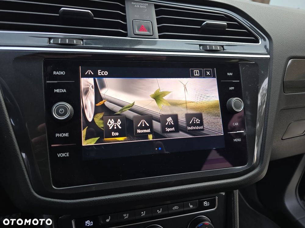 Volkswagen Tiguan 2.0 TDI SCR R-Line - 18