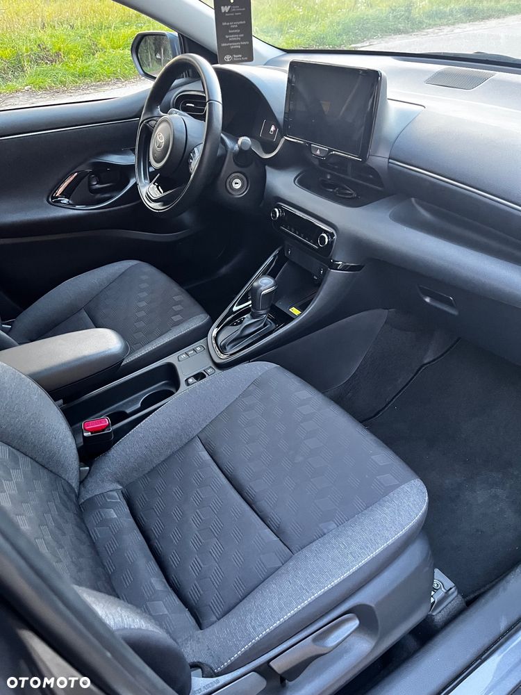 Toyota Yaris - 10