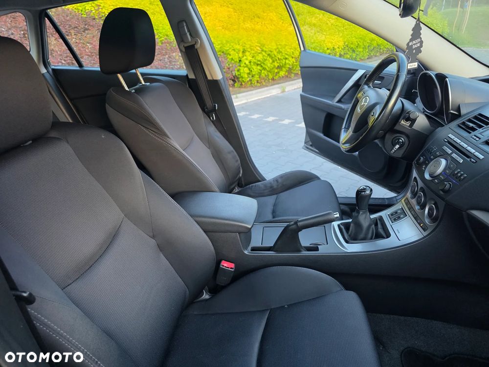 Mazda 3 1.6 Active + - 14